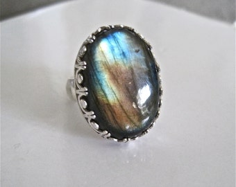 Spectacular labradorite ring, cocktail ring, statement ring, ecu-friendly ring, modern ring, labradorite jewelry