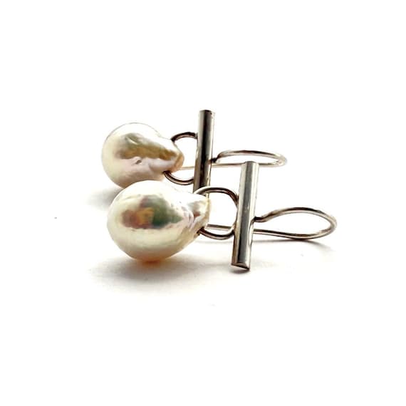 “Theta” Pearl Earrings
