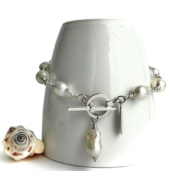 "Theta" Pearl Bracelet