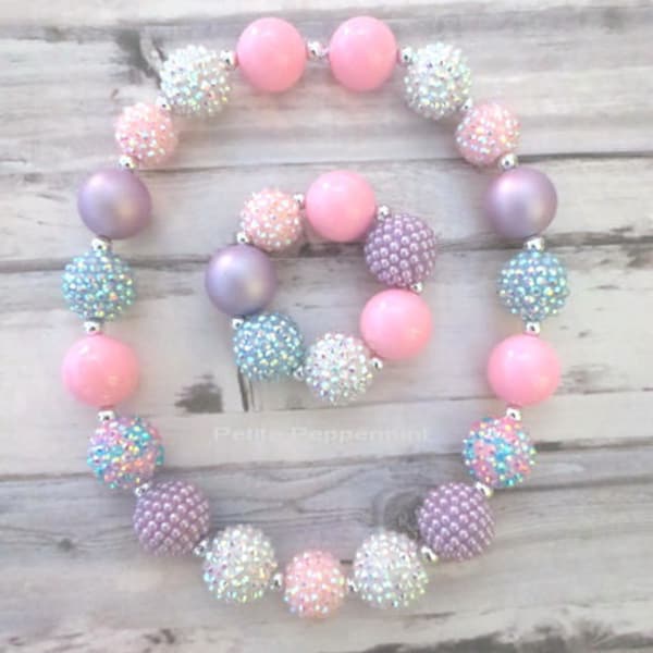 Pink Purple White Blue Baby Necklace, Girls Chunky Necklace, Girls Bubblegum Necklace, Toddler necklace, Girls Bead Necklace