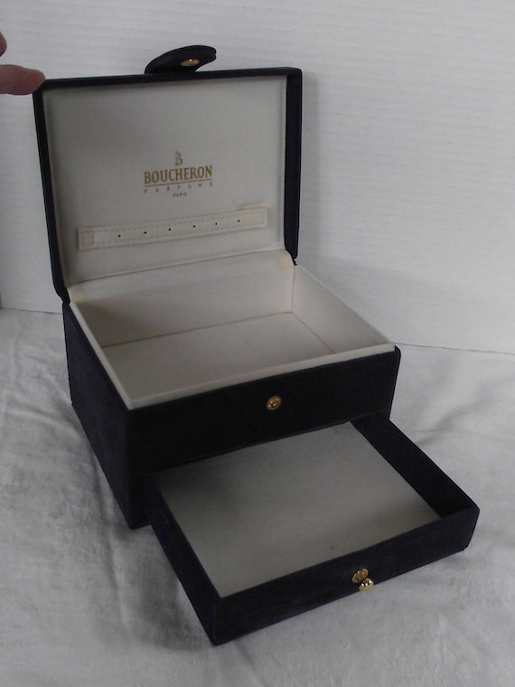 Boucheron Parfum Paris Sapphire Blue Velvet Jewelry Box Snap