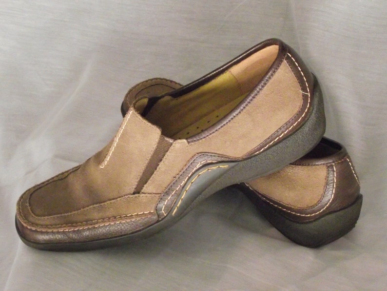 Naturalizer Slip-On Loafer Shoes Women\u2019s 8.5 Slim Light Milk Chocolate Swede Uppers Rubber Soles Casual Zoom Meeting Professional Comfort