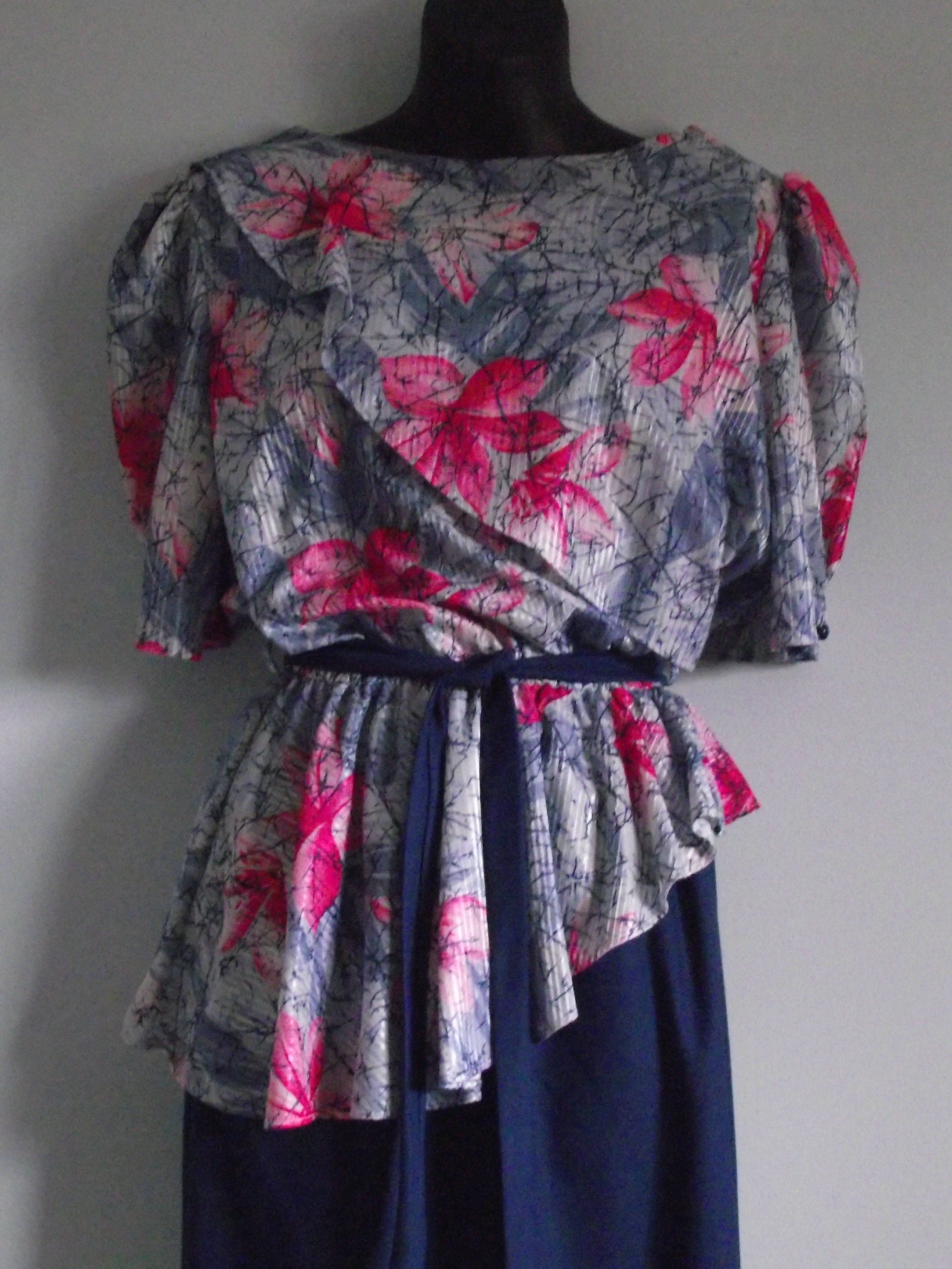 open lace back dress Groovy Flower Power Hippie Daisies 70s T-Shirt Dress, Retro Pink, Gree   Kate McEnroe New York