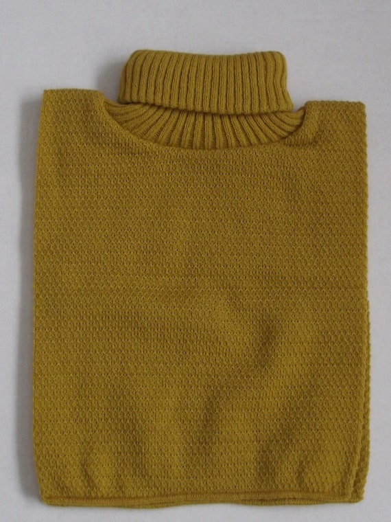 Fake turtleneck shop christmas vacation