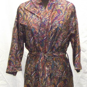 1980’s Regency Multi Colored Paisley Designed Robe One Size Slouch Shoulder Loungewear Housecoat Relaxed Stay at Home Artsy Style Body Wrap
