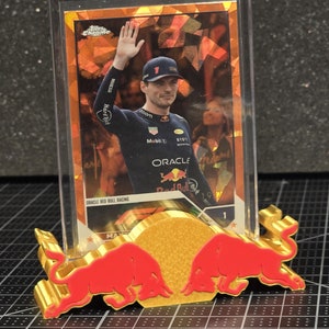 Red Bull inspirierter Sammelkartenständer