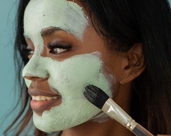 Dead Sea Mineral Face Mask with French Green Clay - Chickweed and Kelp