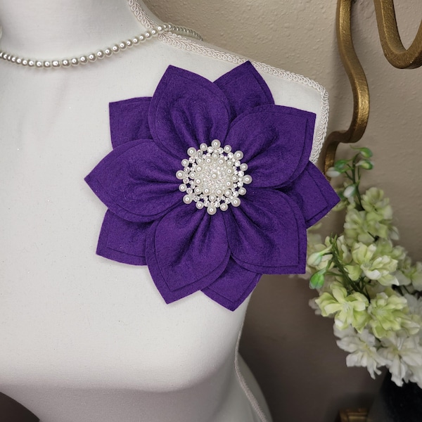 Felt African Violet Brooch: Wool Corsage Pin with Pearl - [DST]