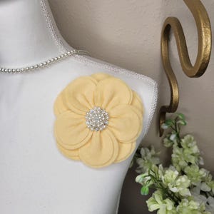 Vanilla Felt Flower Brooch: African Violet Corsage, Wool Pin