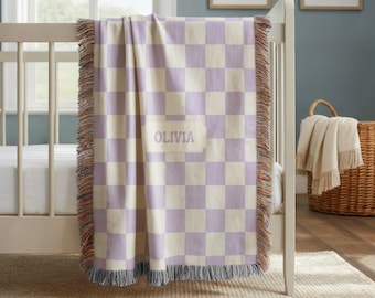 Gepersonaliseerde geruite geweven paarse babydeken: aangepaste naam, zachte plaid voor meisjes, kraamcadeau, wanddecoratie