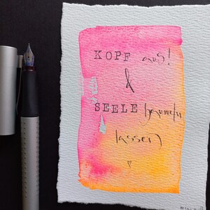 handgemalte aquarellkarte mit Neonfarben, der Schriftzug ist mit Tusche handgeschrieben, die Karte ist auf festem aquarellpapier gemalt.