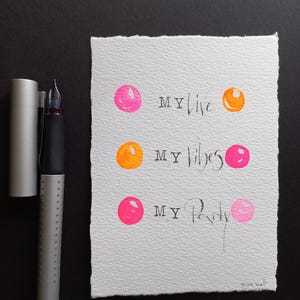 handgemalte aquarellkarte ,Postkarte mit Neonfarben, der Schriftzug ist mit Tusche handgeschrieben,Gruskarte festes aquarellpapier