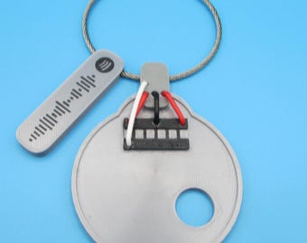 Raiders Hatch Key Keychain – 57mm Round Loop | Sci-Fi Inspired Gamer Gift | ARC Raiders