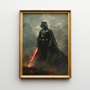 Op de afbeelding: Ingelijst kunstwerk met Darth Vader uit Star Wars. Het kunstwerk toont Vader in een donkere, imposante pose, met een rood lichtzwaard. De achtergrond is een dramatische, bewolkte lucht met vurige elementen aan de onderkant. De lijst is goudkleurig.