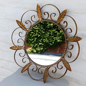 Vintage Spanish Sunburst-spiegel: verguld ijzer Hollywood Regency-decor