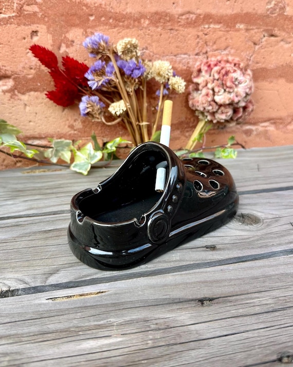 Ceramic Crocs Ashtray Smoking Accessory Unique Cigarette Holder Handmade  Pottery Gift for Smokers Home Decor