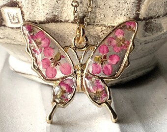 Collar de mariposa rosa, collar de alyssum dulce, collar de resina regalo de mamá, collar de flores reales prensadas secas, regalo de novia de joyería de la naturaleza