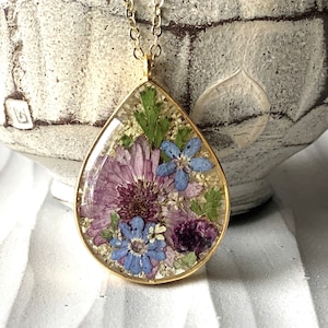 Mum Forget Me Not Fern Lace Pressed Flower Resin Necklace, Nature Jewelry Girlfriend Gift, Real Dried Flowers Resin Jewelry Gift For Mom