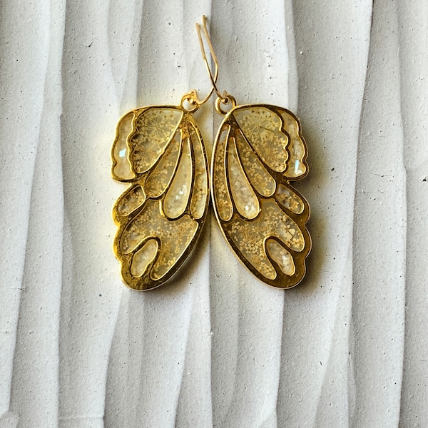 Boucles d'oreilles en or 14 carats en nacre, boucles d'oreilles fleurs en forme d'aile de papillon, bijoux naturels séchés pressés en résine véritable, cadeau petite amie pour la fête des mères
