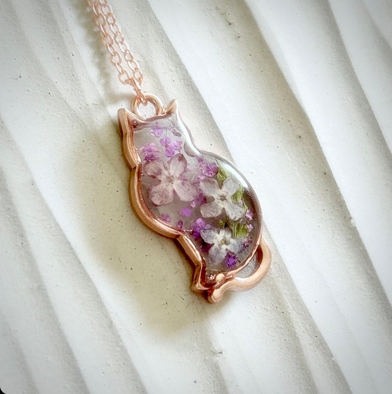 Purple Cat Flower Necklace, Dried Flowers Resin Jewelry, Nature Jewelry Girlfriend Gift, Pressed Flower Resin Necklace, Mom Gift For Woman image 5