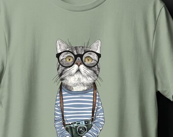 Hipster Cat T-Shirt with Camera, Funny Cat Lover Graphic Tee, Photographer Gift Shirt, Cute Nerdy Cat Unisex Shirt