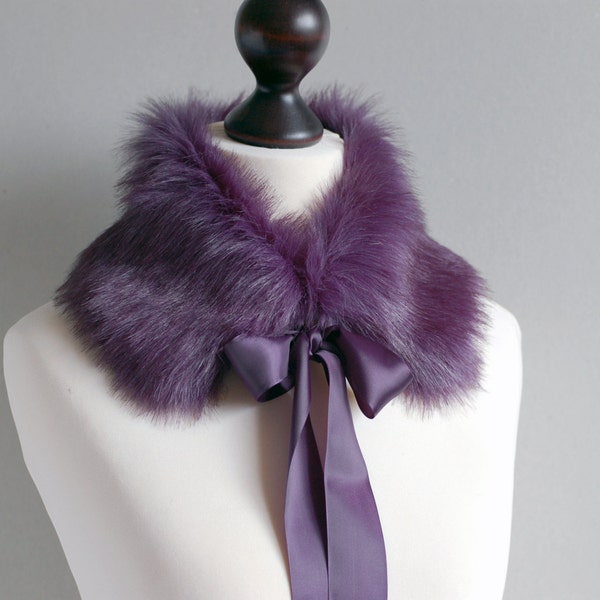 Violet faux fur collar