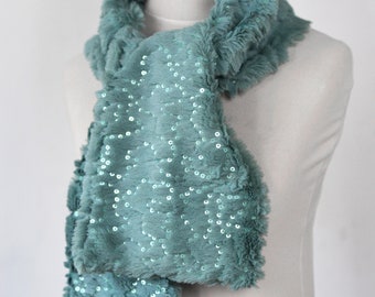 Mint green fur scarf. Faux fur scarf. Faux fur scarf in mint color. Faux fur neck warmer. Women chunky scarf. Faux fur neck wrap