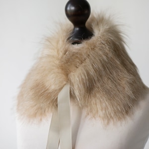Camel faux fur collar. Fake fur scarf in beige with the ribbon or button. Winter fur scarf. Fur neck warmer.