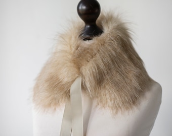 Camel faux fur collar. Fake fur scarf in beige with the ribbon or button. Winter fur scarf. Fur neck warmer.