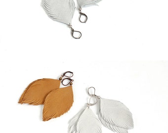 Suede leather feather earrings in light grey and in light brown leather. Set of two pairs