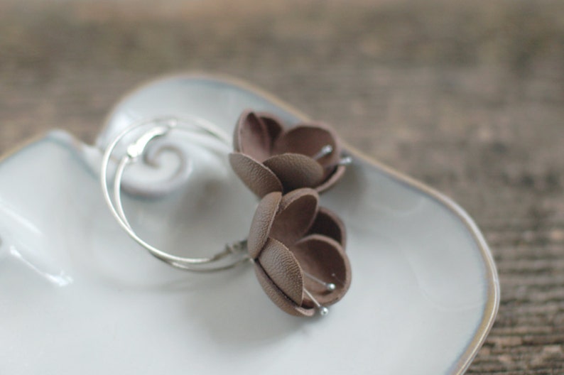 Modern style leather earrings in latte brown image 3