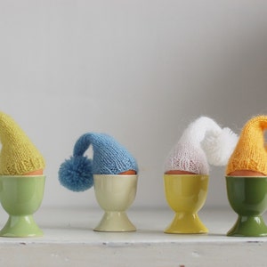 Mezcla de colores. Juego de 4 calentadores de huevos tejidos. Juego de gorros de punto. Regalo de Navidad.