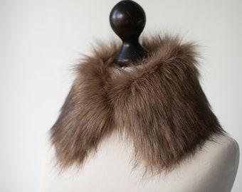 Faux fur collar in latte brown. Brown faux fur neck warmer. Faux fur collar with button or ribbon. Fur neck warmer. Fake fur collar