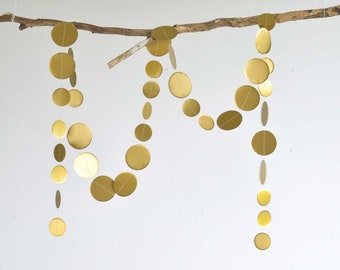 paper garland circle in GOLD made of paper circle by renna deluxe