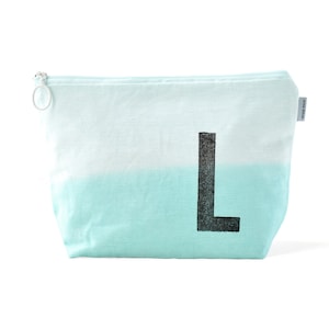 Neceser personalizado con degradado de color en turquesa MINT con monograma de su elección por renna deluxe