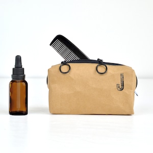 Kit dopp pequeño personalizado, bolsa de lavado para hombres para productos para el cuidado de la barba, con monograma, regalo para él, vegano, papel lavable de renna deluxe