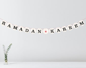 RAMADAN KAREEM banner // festive garland for the celebrations season, photo prop, decoration renna deluxe