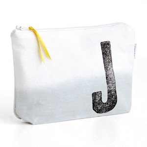 Bolsa cosmética personalizada dipdye teñida en GRIS con monograma de su elección por renna deluxe
