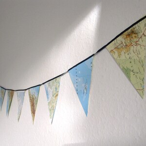 World Map bunting fait de feuilles de route vintage, wanderlust, upcycling faite par renna deluxe image 4