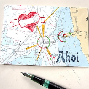 Tarjeta plegable Heart AHOI - tarjeta de felicitación hecha a mano en un mapa marino real con sello de corazón, reciclada por renna deluxe