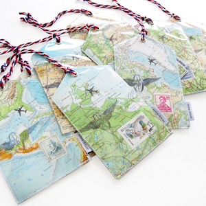 1 étiquette de bagage réalisée à partir d'anciennes cartes de Renna Deluxe