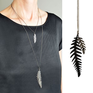 Collier fougère NOIR, collier long avec deux pendentifs en feuille de fougère, bijoux nature élégant feuille de fougère en ruthénium, style bohème renna deluxe