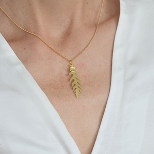 GOLD fern necklace and golden fern leaf pendant, nature jewellery elegant, fern leaf, boho style minimalist renna deluxe
