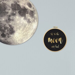 I Love You To The Moon and Back, Tipografía Arte de la pared, Oro, Flor Foil Quote, Nursery Print, Baby Room, arte por renna deluxe imagen 6