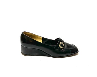 Vintage 1960s Mod Wedges // Black Leather Pilgrim Heels by Peacock Shoe Shop Size 6.5