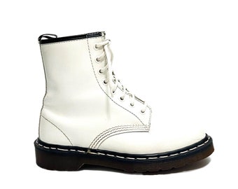 Dr. Martens 8287 英国製 スモークグリズリーレザー UKサイズ6と11をご