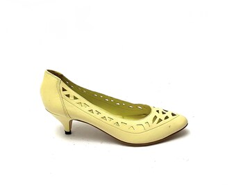 yellow pumps size 8