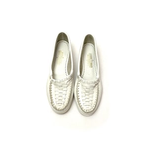 Vintage 1970s Moccasins // White Woven Leather Slip On Shoes by Minnetonka Size 5.5