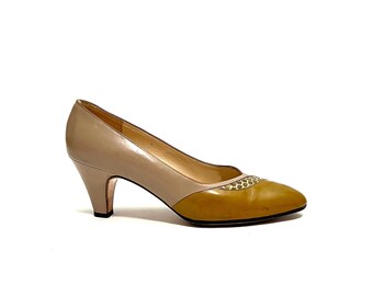 Vintage 1980s Snakeskin Inlay Pumps // Khaki Tan Leather Slip On Heels by Salvatore Ferrragamo Size 6.5