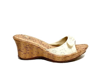 Vintage Y2K Cottage Wedge Sandals // Ivory Cotton Bow Fabric Open Toe Slip On Platforms by Union Bay Size 10